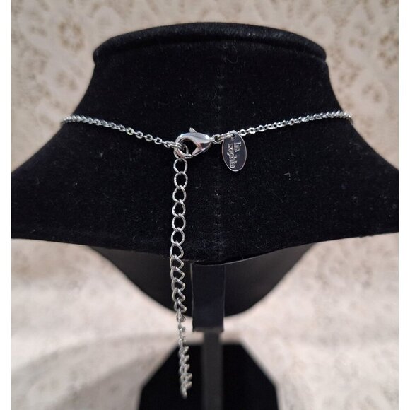 EUC Lia Sophia Three Heart Necklace - Picture 3 of 3